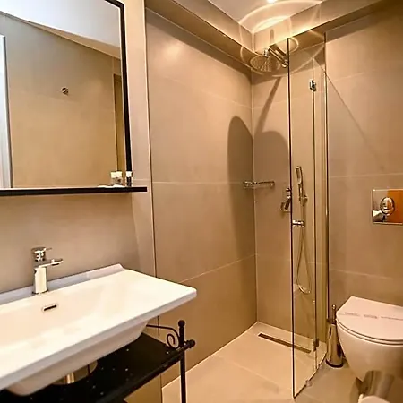 מלון דירות Jasmine 4*